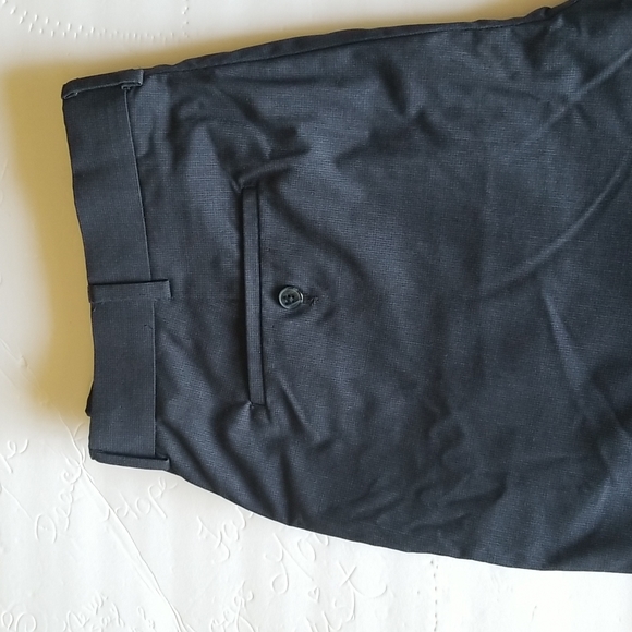 Axist Men's 38X30 Dress Slacks - Picture 10 of 16